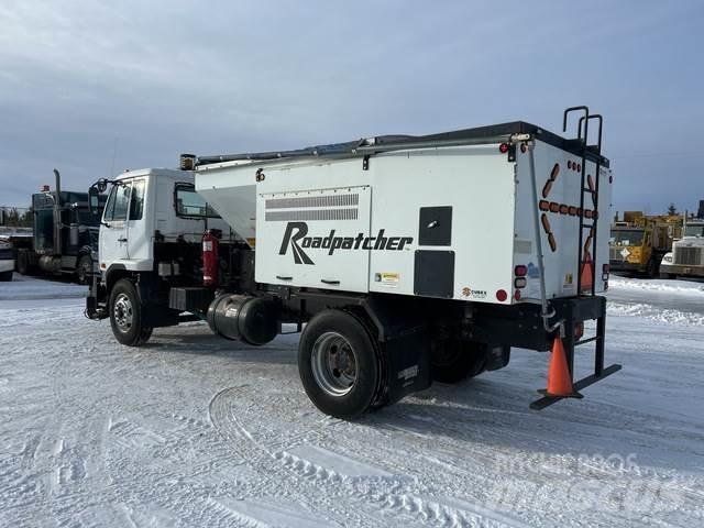 Nissan UD3300 Betongbiler