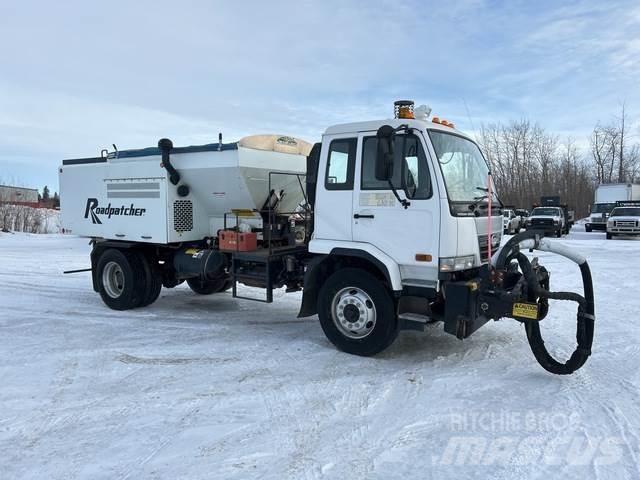Nissan UD3300 Betongbiler