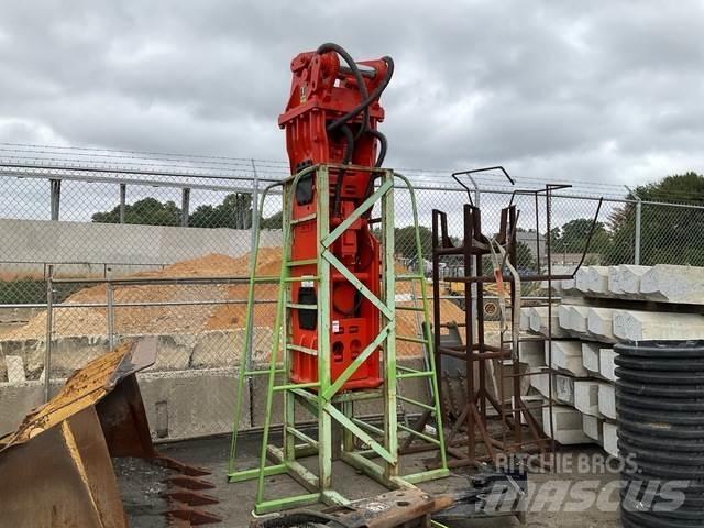 NPK GH-18 Hydrauliske hammere