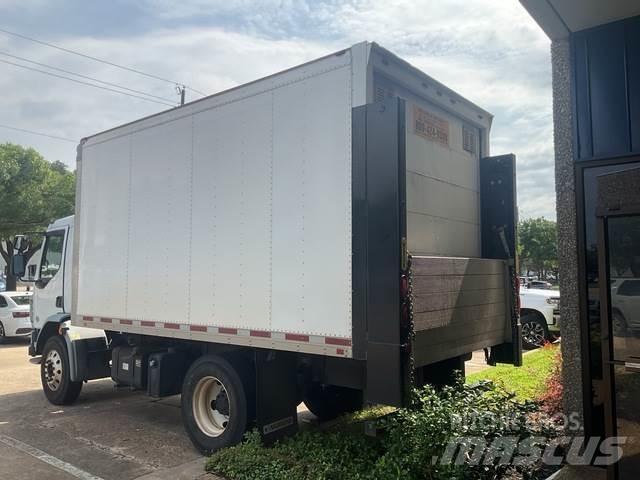 Peterbilt 220 Skapbiler