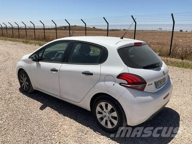 Peugeot 208 Personbiler