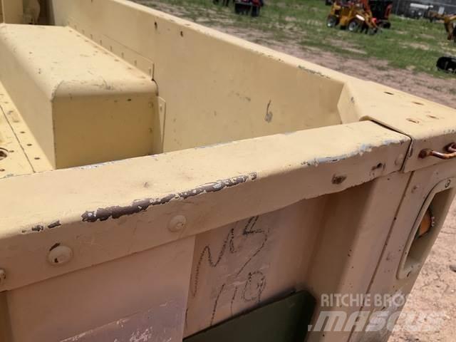  Raytheon M1102 Andre hengere