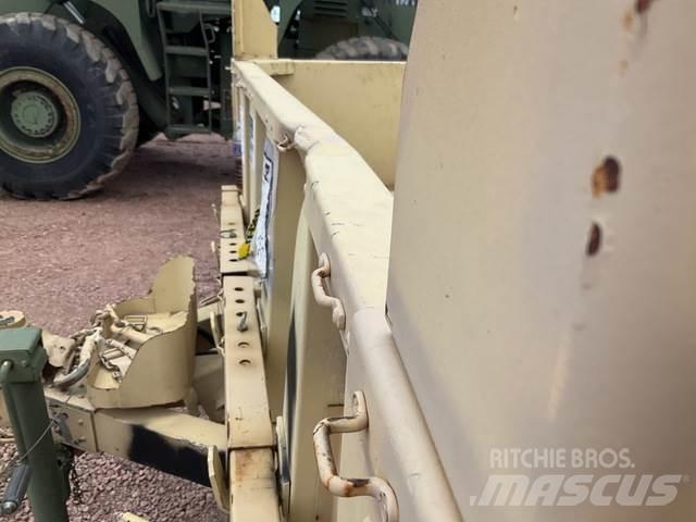  Raytheon M1102 Andre hengere