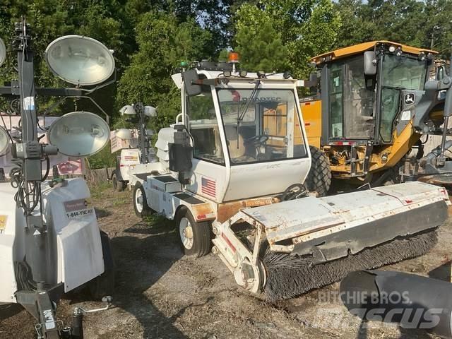 Roadtec FB100E Innendørs feiemaskiner