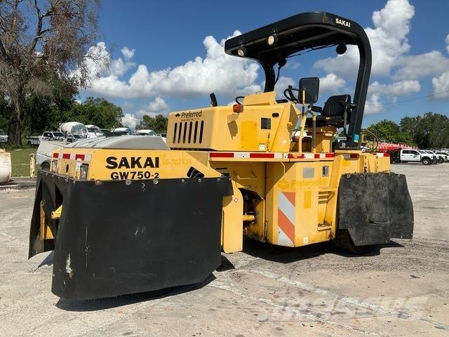Sakai GW750-2 Gummihjulsvalser