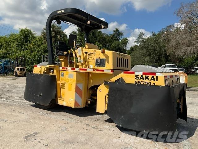 Sakai GW750-2 Gummihjulsvalser