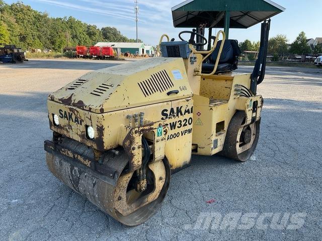 Sakai SW320 Tandem Valser