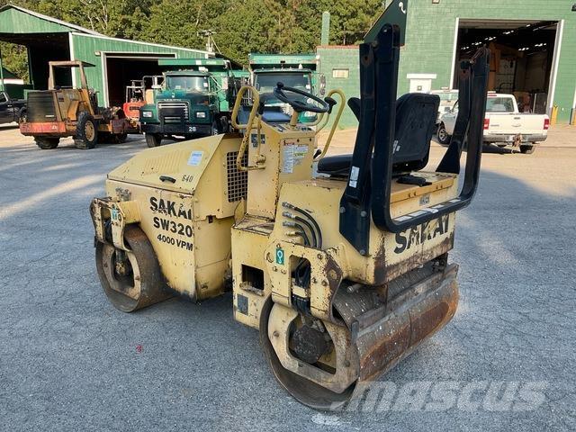 Sakai SW320 Tandem Valser