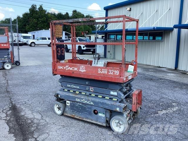 SkyJack SJ3219 Sakselifter