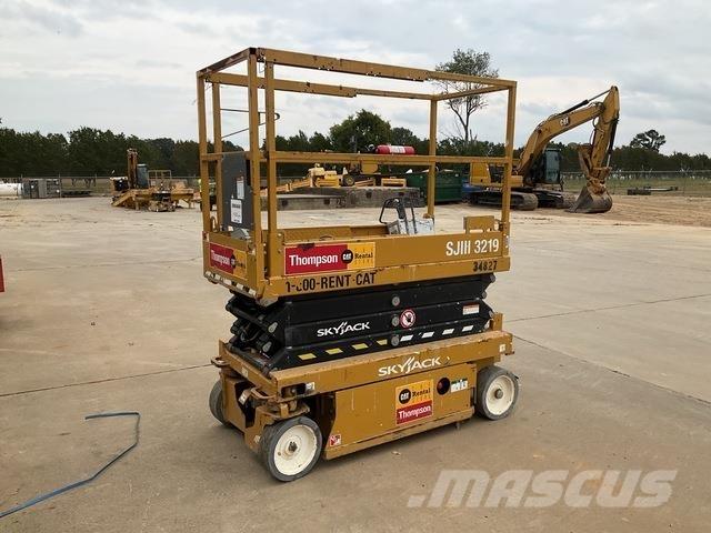 SkyJack SJ3219 Sakselifter