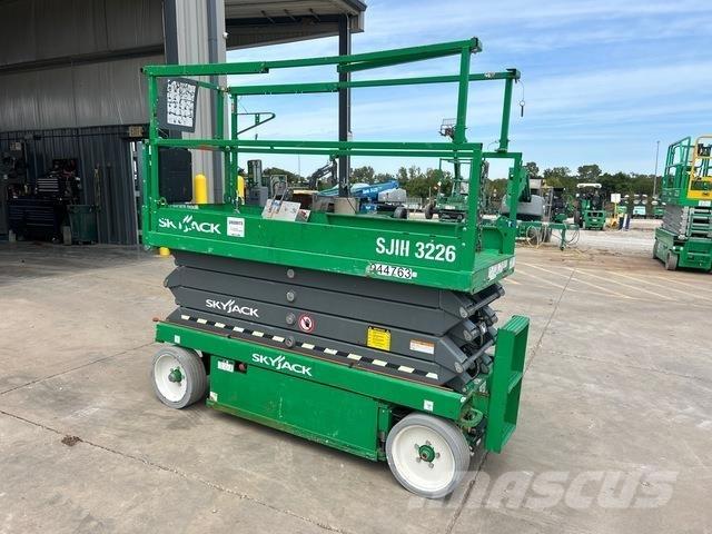 SkyJack SJ3226 Sakselifter