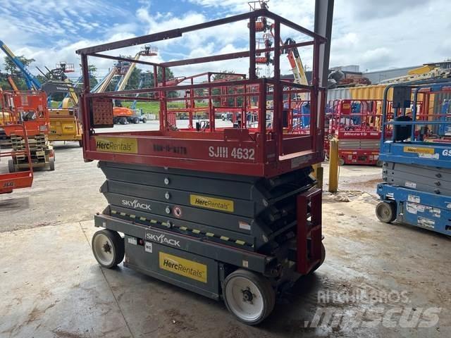 SkyJack SJ4632 Sakselifter