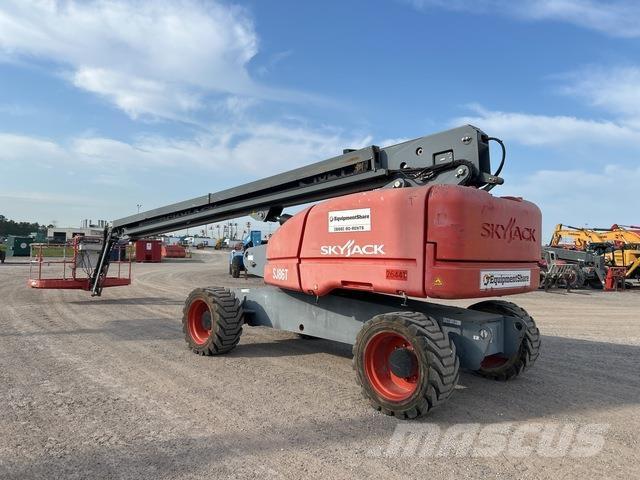 SkyJack SJ86T Teleskop bomlifter