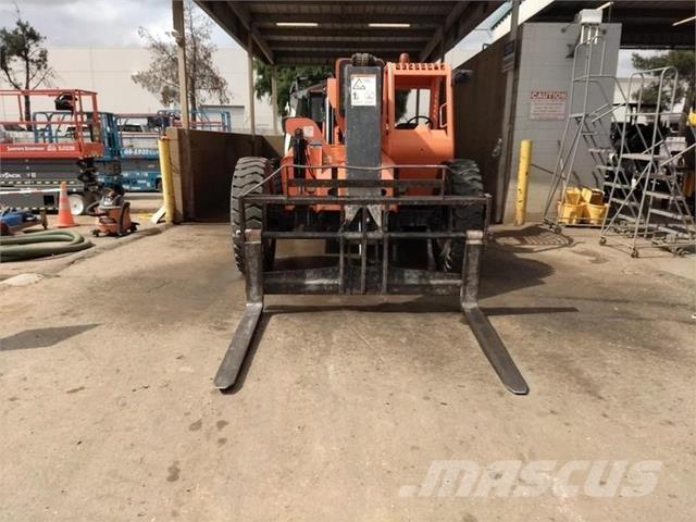 SkyTrak 6042 Teleskoplastere