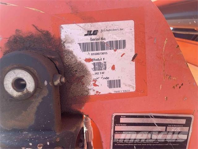 SkyTrak 6042 Teleskoplastere