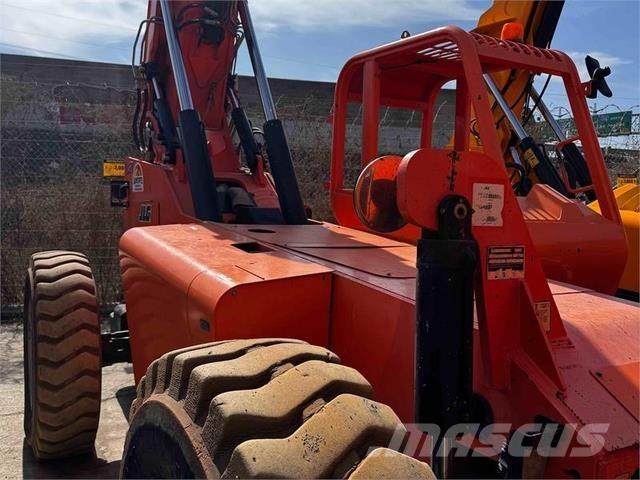 SkyTrak 6042 Teleskoplastere