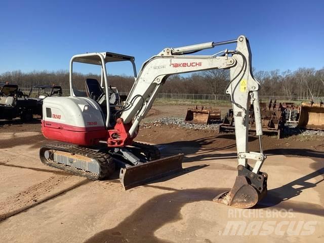 Takeuchi TB240 Beltegraver