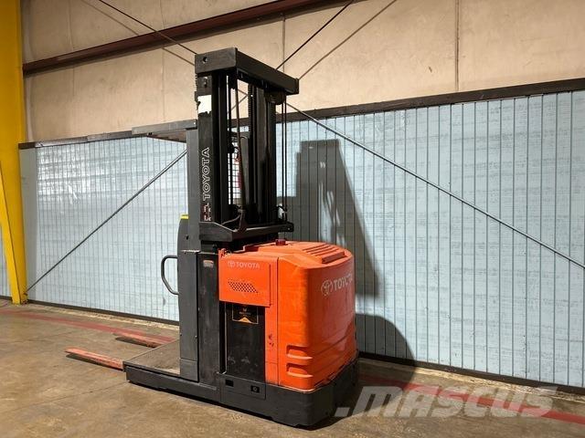 Toyota 7BPUE15 Middelsløftende plukketruck