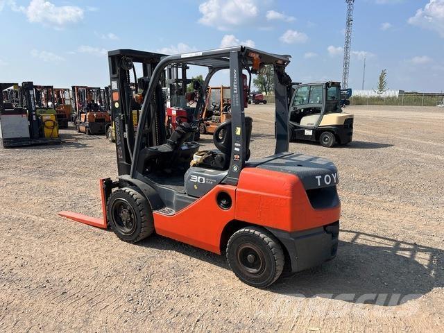 Toyota 8DFU30 Anlegg - Annet