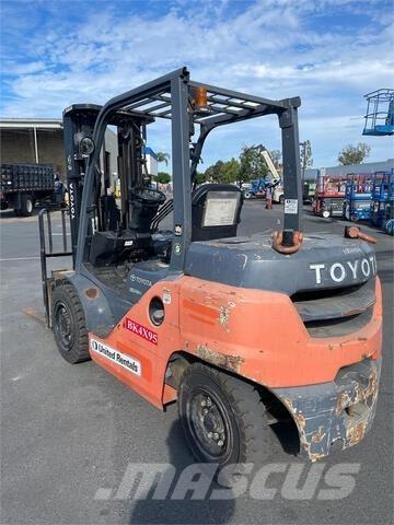 Toyota 8FD35U Gaffeltrucker - Annet