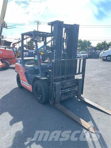 Toyota 8FD35U Gaffeltrucker - Annet