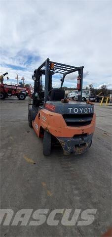 Toyota 8FD35U Gaffeltrucker - Annet