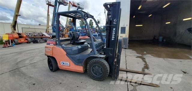 Toyota 8FD35U Gaffeltrucker - Annet