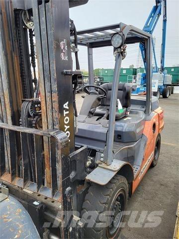 Toyota 8FD35U Gaffeltrucker - Annet