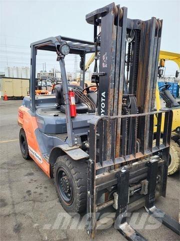 Toyota 8FD35U Gaffeltrucker - Annet