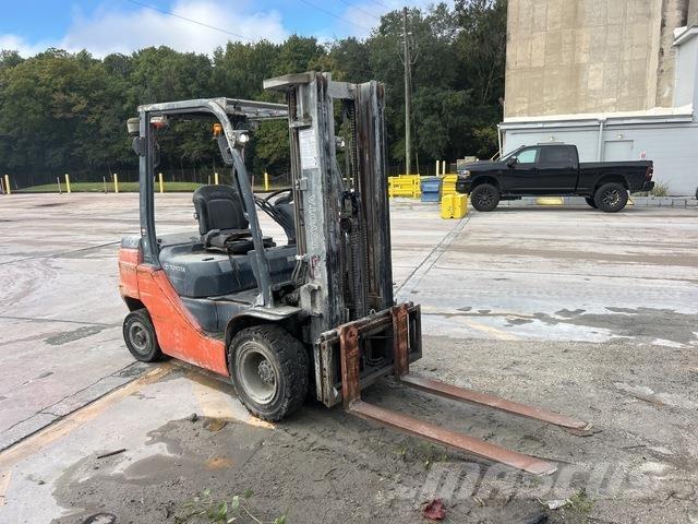 Toyota 8FDU25 Gaffeltrucker - Annet
