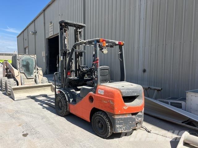Toyota 8FDU32 Gaffeltrucker - Annet