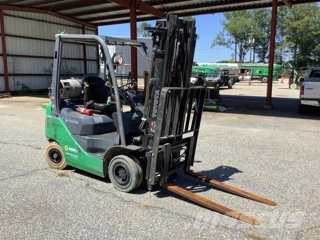 Toyota 8FGU15 Gaffeltrucker - Annet