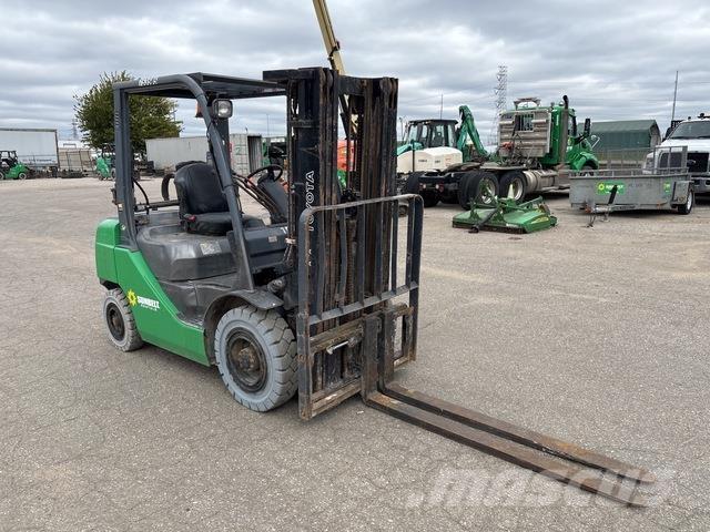Toyota 8FGU25 Gaffeltrucker - Annet