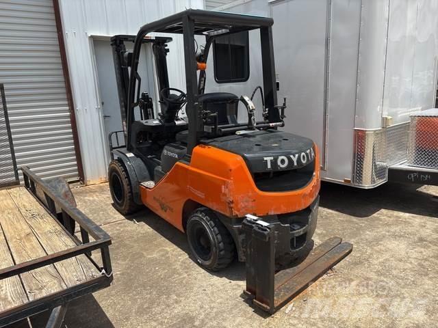 Toyota 8FGU30 Anlegg - Annet