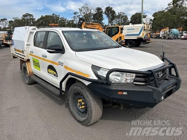 Toyota HiLux Pickup/planbiler