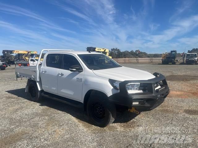 Toyota HiLux Pickup/planbiler