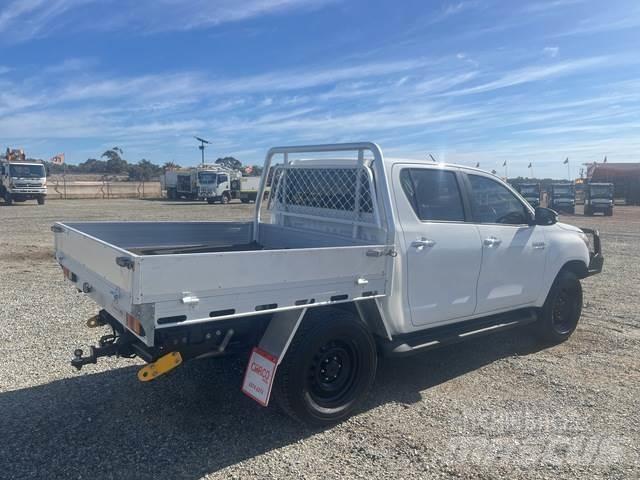 Toyota HiLux Pickup/planbiler