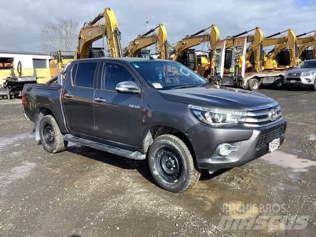 Toyota HiLux Pickup/planbiler