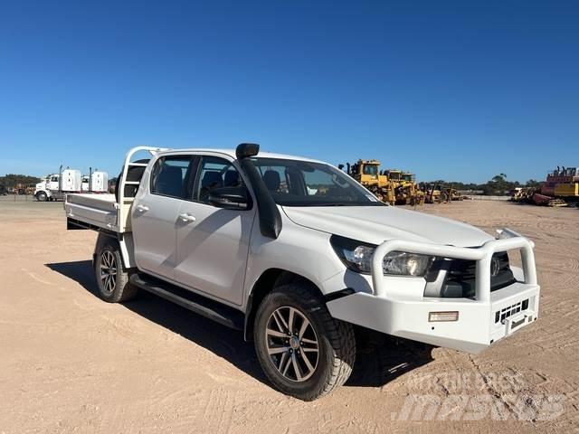 Toyota Hilux Pickup/planbiler