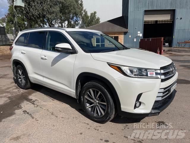Toyota Kluger Personbiler