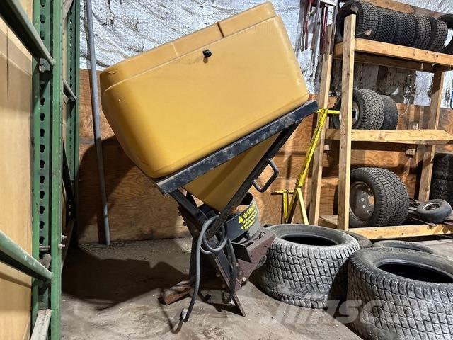  Trailhawk 750 Sand- og saltspredere