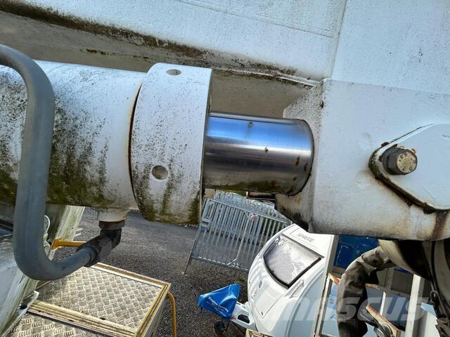 Volvo FL10 Bilmontert lift