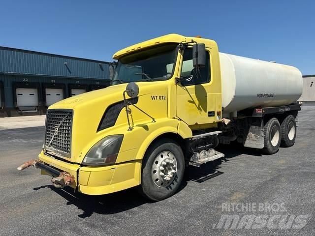 Volvo VNL Vanningsvogn for støvdemping