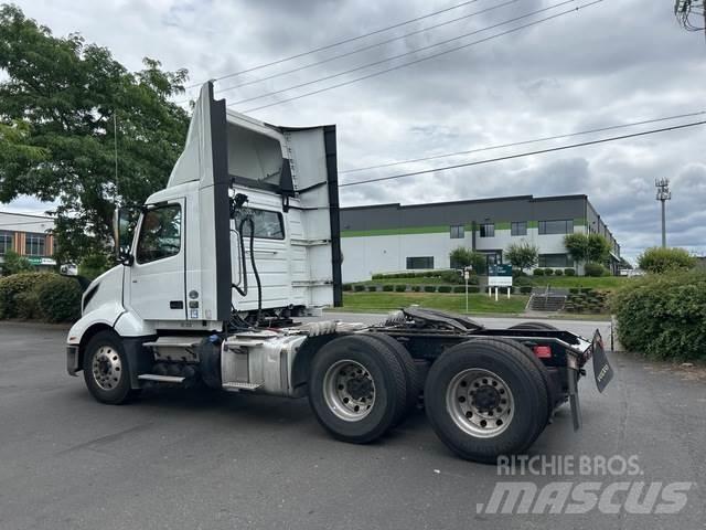 Volvo VNL 300 Trekkvogner