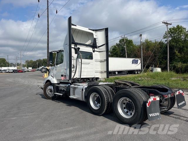 Volvo VNL 300 Trekkvogner