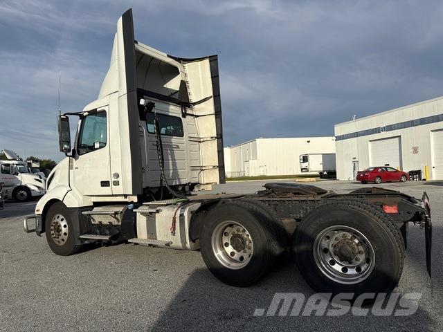 Volvo VNL 300 Trekkvogner