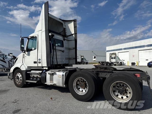 Volvo VNL 300 Trekkvogner