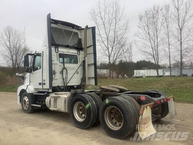 Volvo VNL300 Trekkvogner