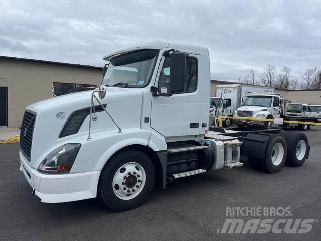 Volvo VNL64T Trekkvogner