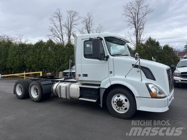 Volvo VNL64T Trekkvogner